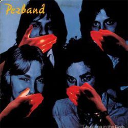 Pezband – Laughing In The Dark